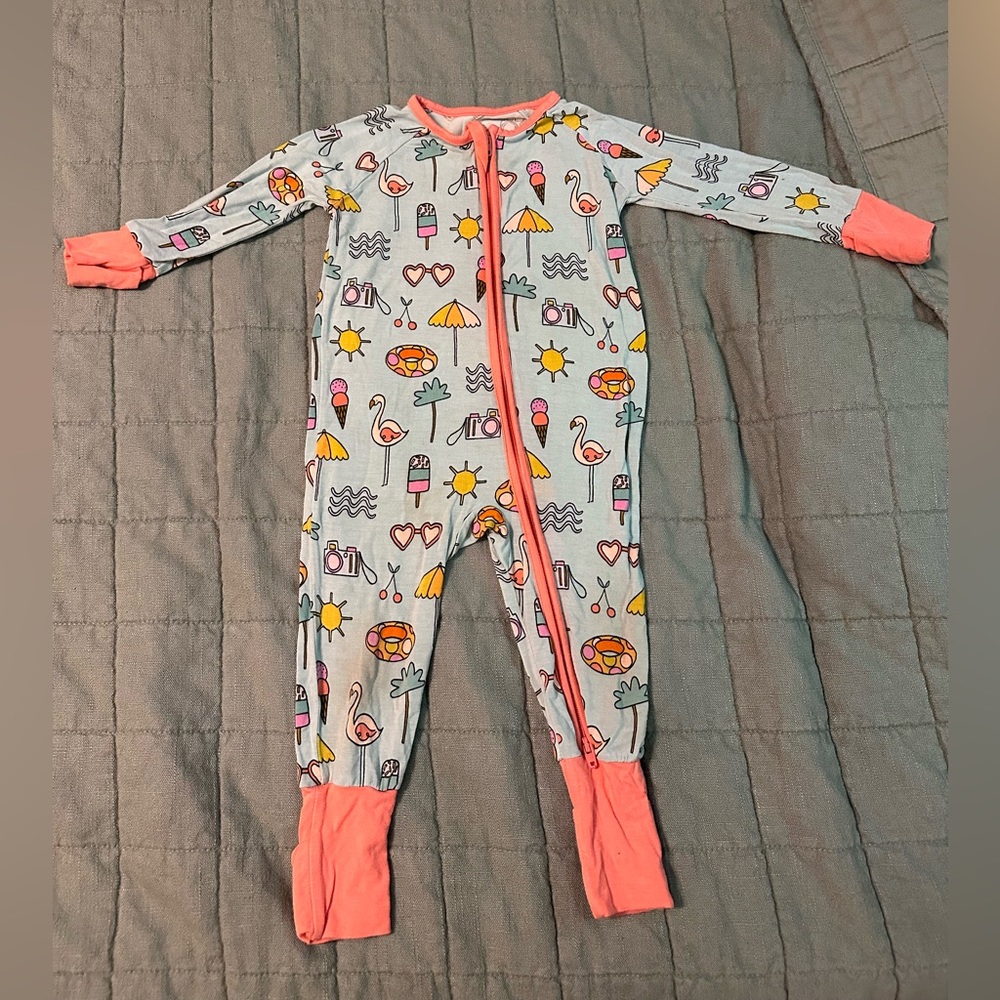 Little Sleepies surfs up/poolside zippy